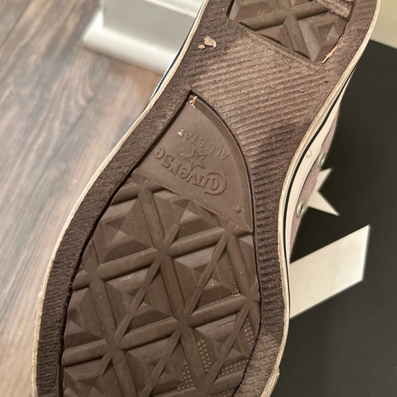 Size 7 1/2 Lucid Lilac converse sneakers - Picture 5 of 7